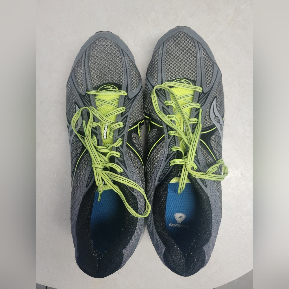 Men's Saucony Ignition 4, Size 11, dark gray and yellow